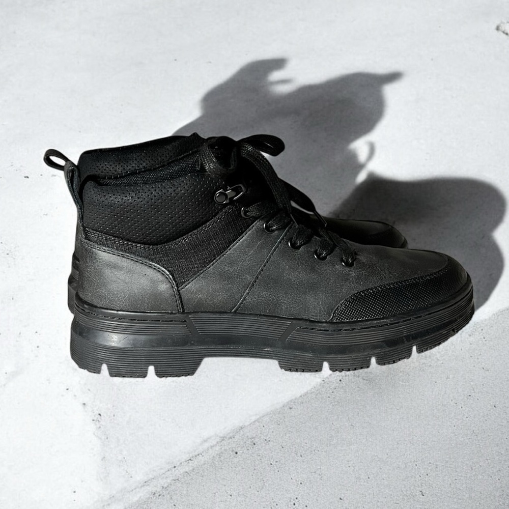 🌻NEW STEVE MADDEN Zylon Black Faux Leather Steel Toe Boot Men's Size 8.5